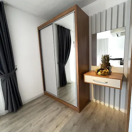 Meu La Boutique * Αλικαρνασσός